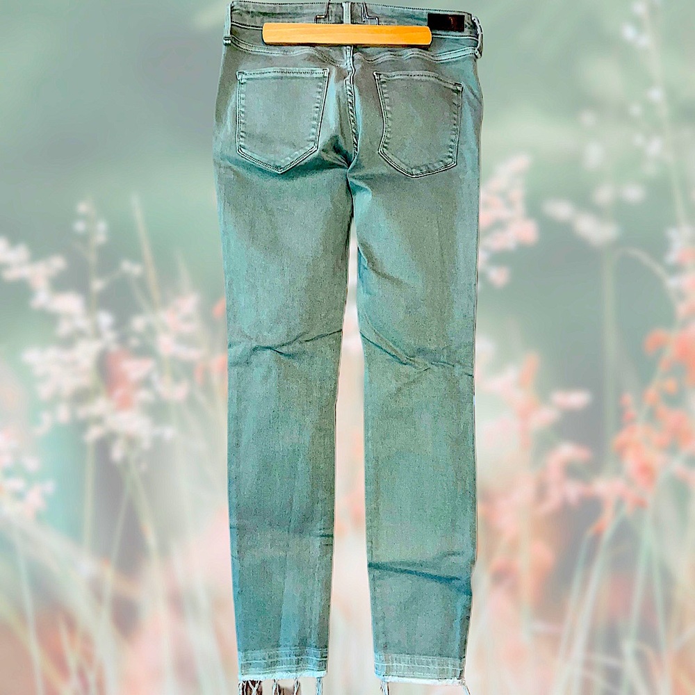 A&F Harper Low Rise Jeans - Picture 2 of 3